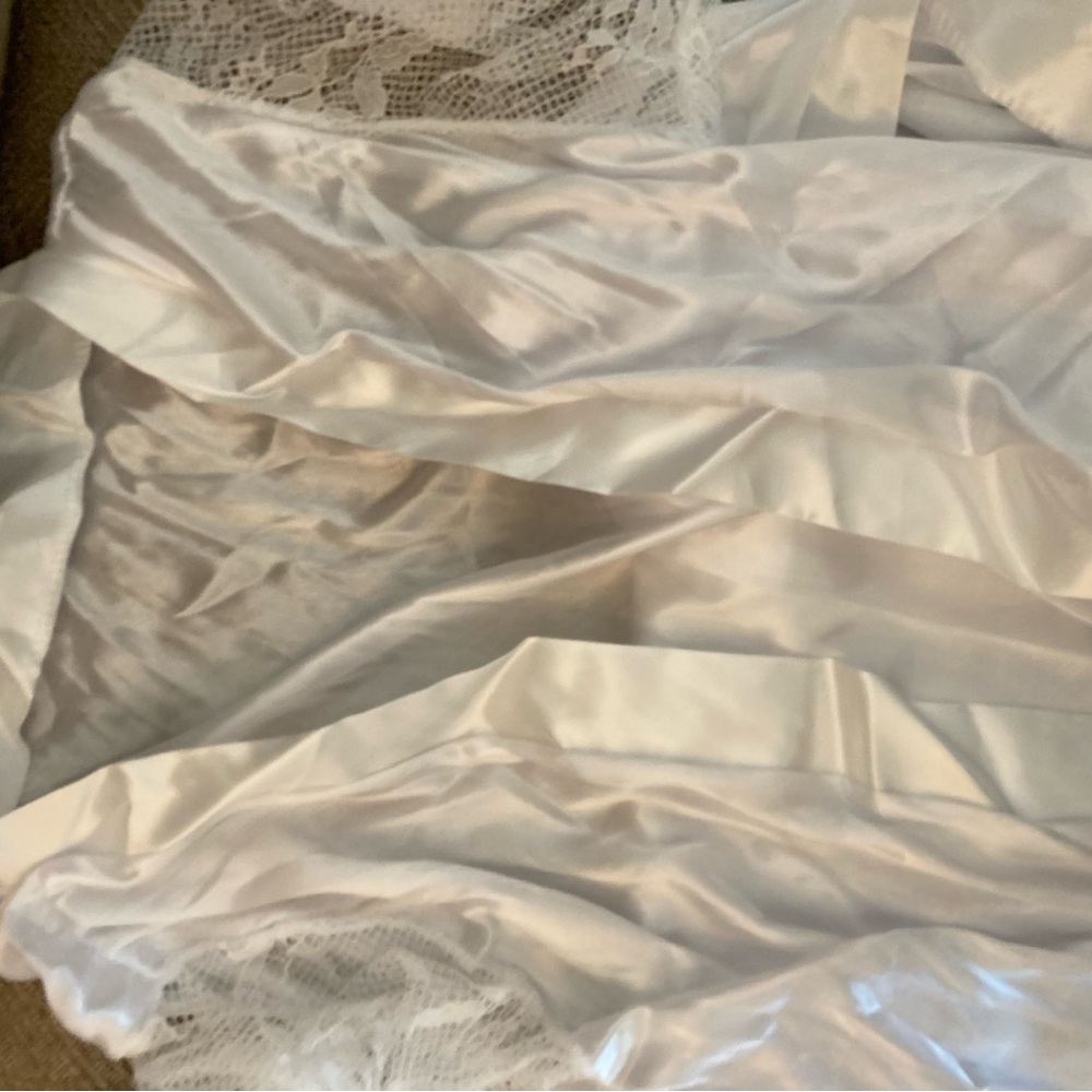 Bride Robe Bundle - One Size Fits Most - Picture 5 of 16